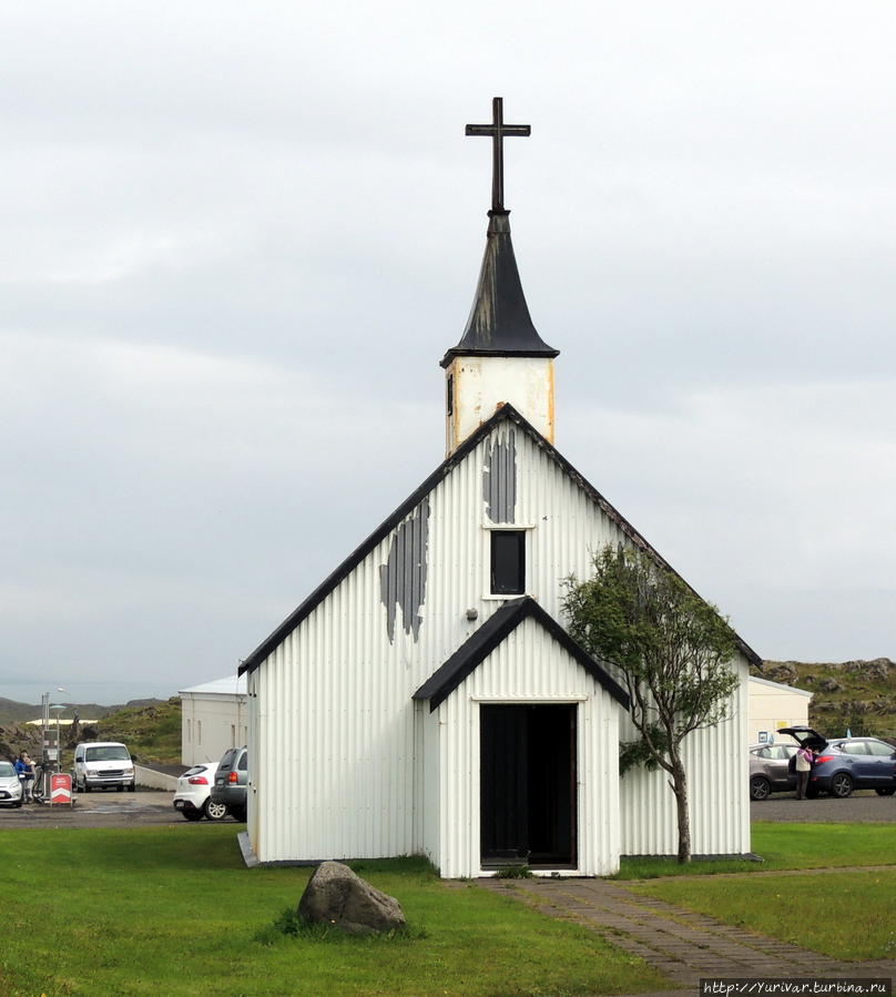 Церковь в городке Дьюпивогур Дьюпивогур, Исландия