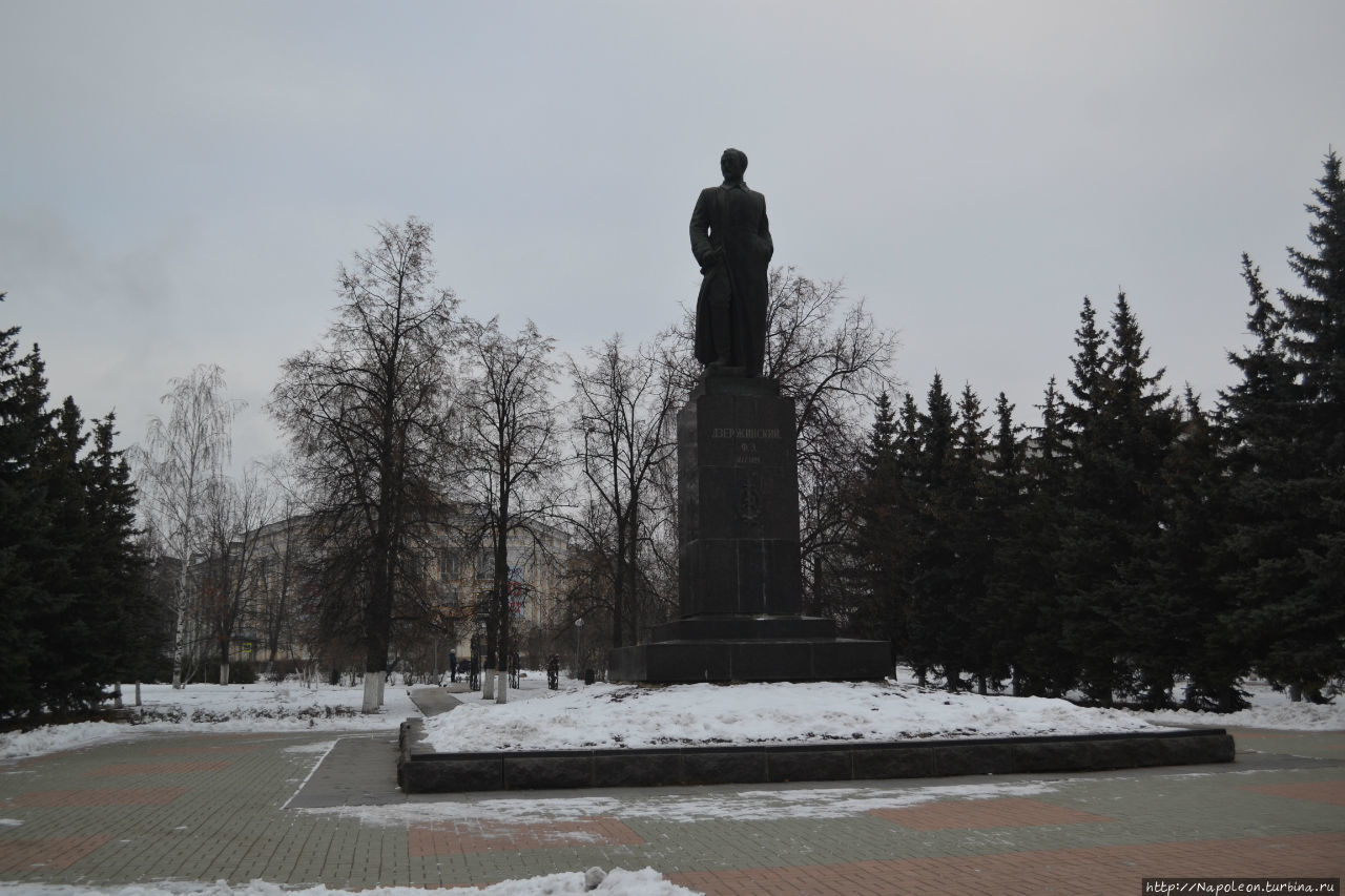 На Свадебной площади Дзержинск, Россия