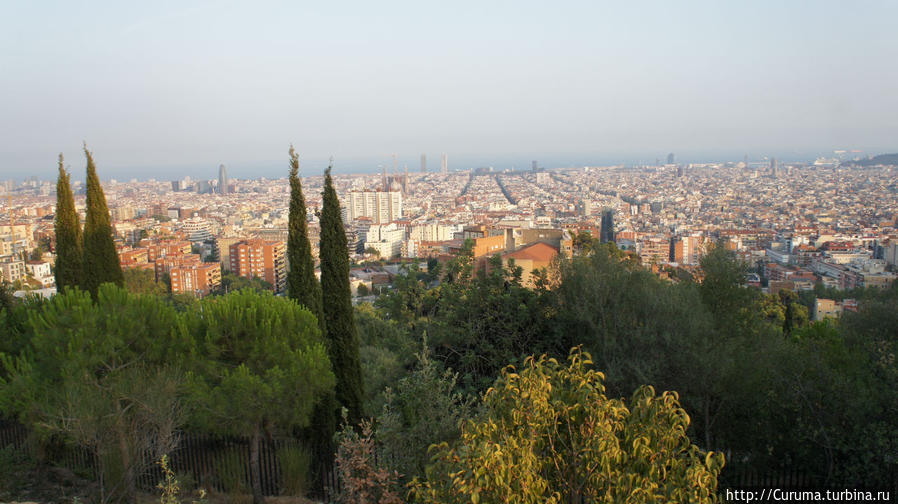 Вид на город из парка Гуэль. Барселона, Испания