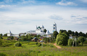 Переславль окружен множеством монастырей. Мы решили сходить в Никитский.