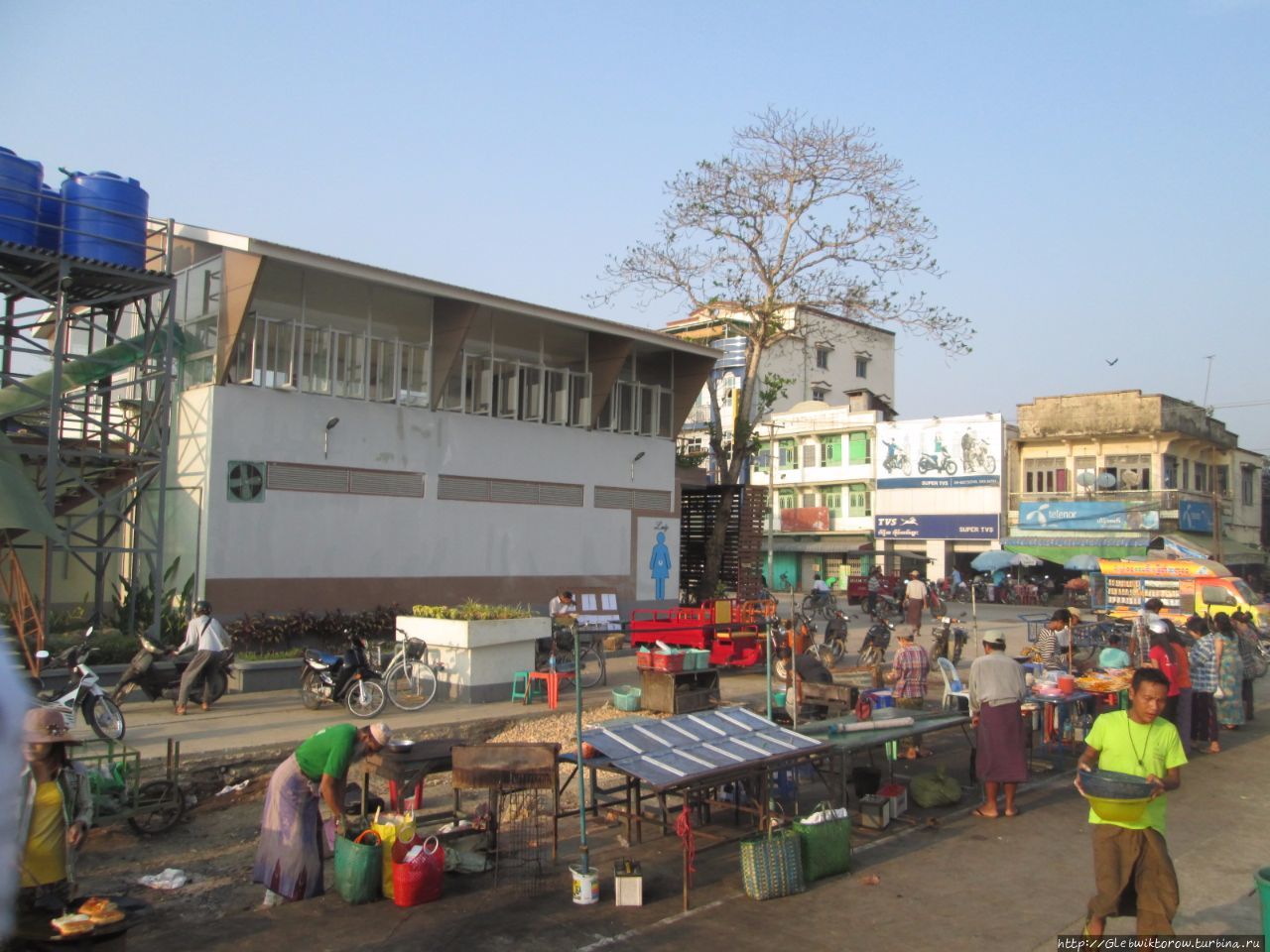 Риверфронт кафе Патейн, Мьянма