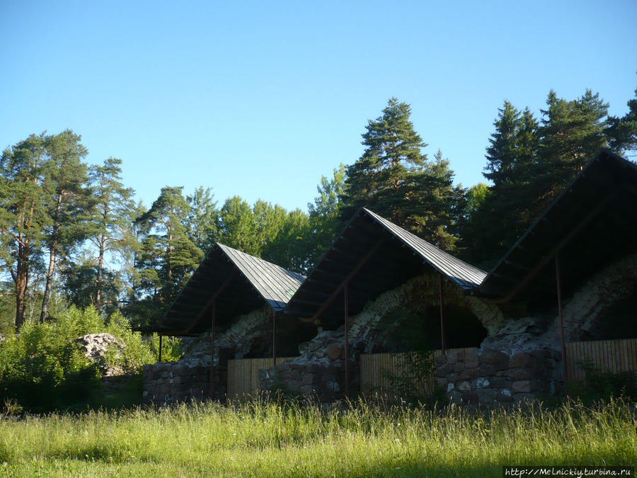 Руины старой крепости Ловииса, Финляндия