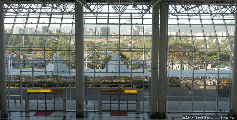 Вид на Аддис из аэропорта Эфиопия