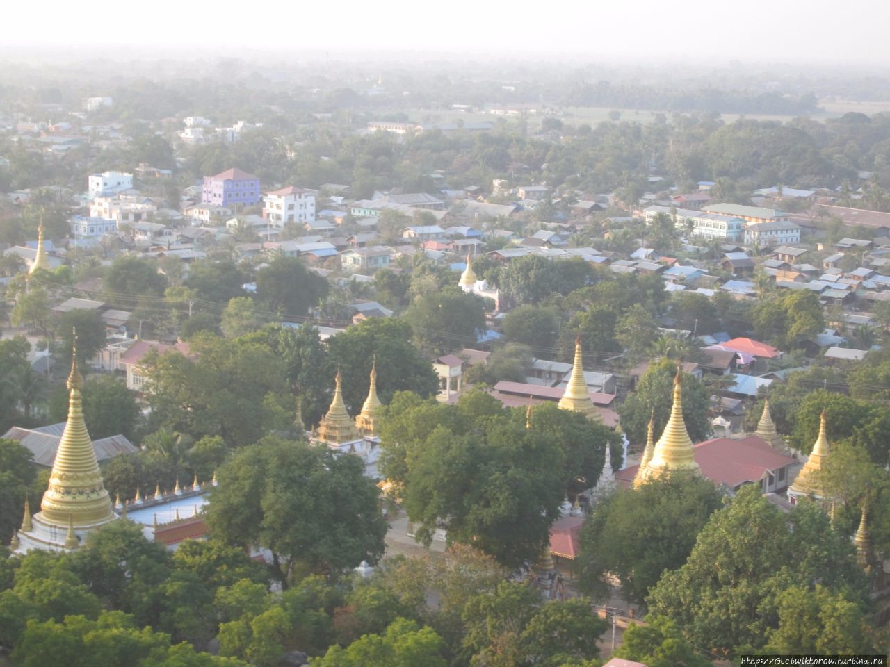 Спуск с холма пагод — от гигантских Будд к слонам-статуям Кьяуксе, Мьянма