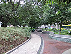 Парк рядом с памятником