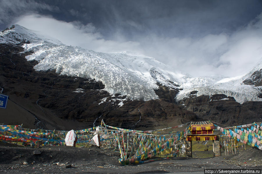 Перевал и семитысячник Каро Ла Тибет, Китай