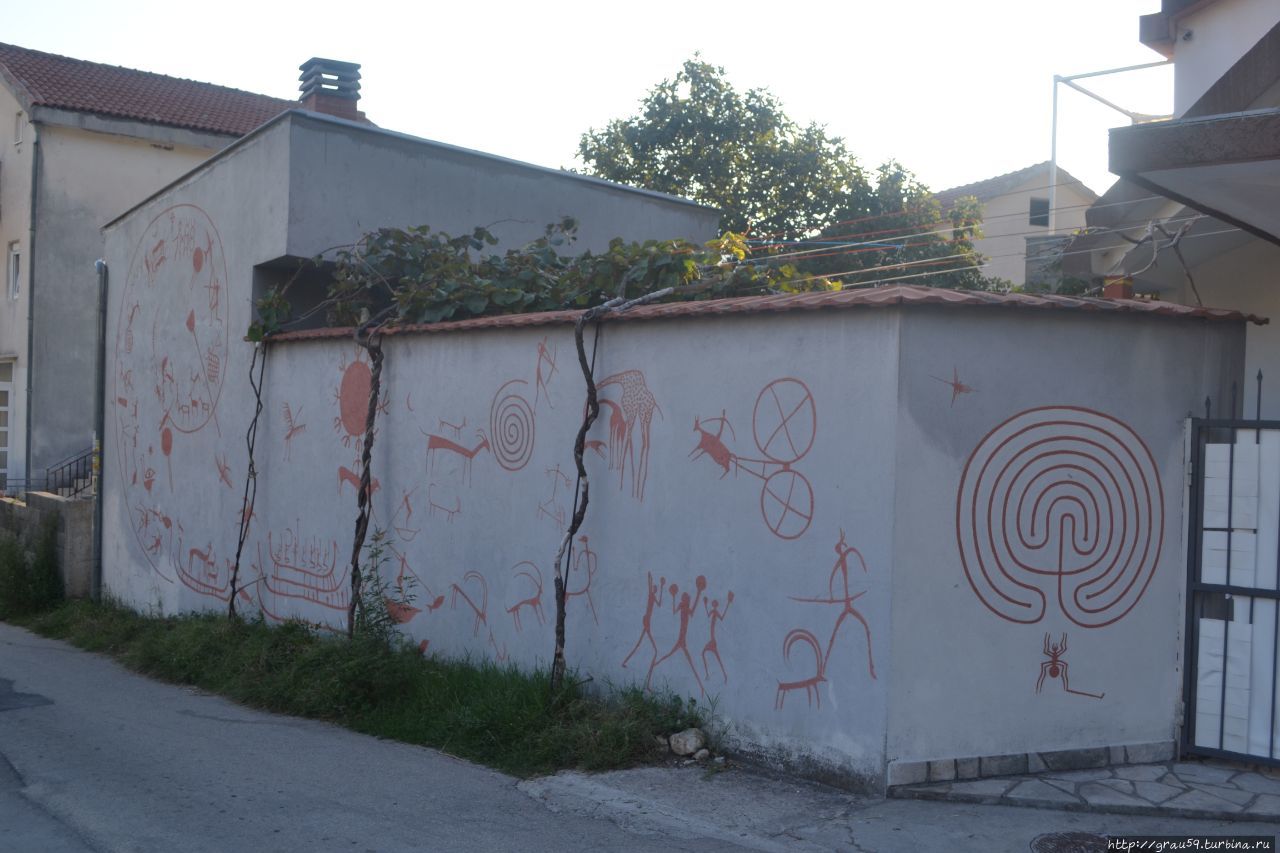 Дом с рисунками Будва, Черногория