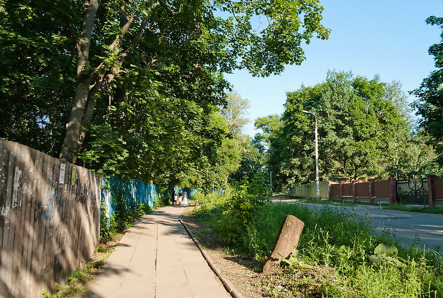 За пределами Лавры как-то так. Это центр города. Сергиев Посад, Россия