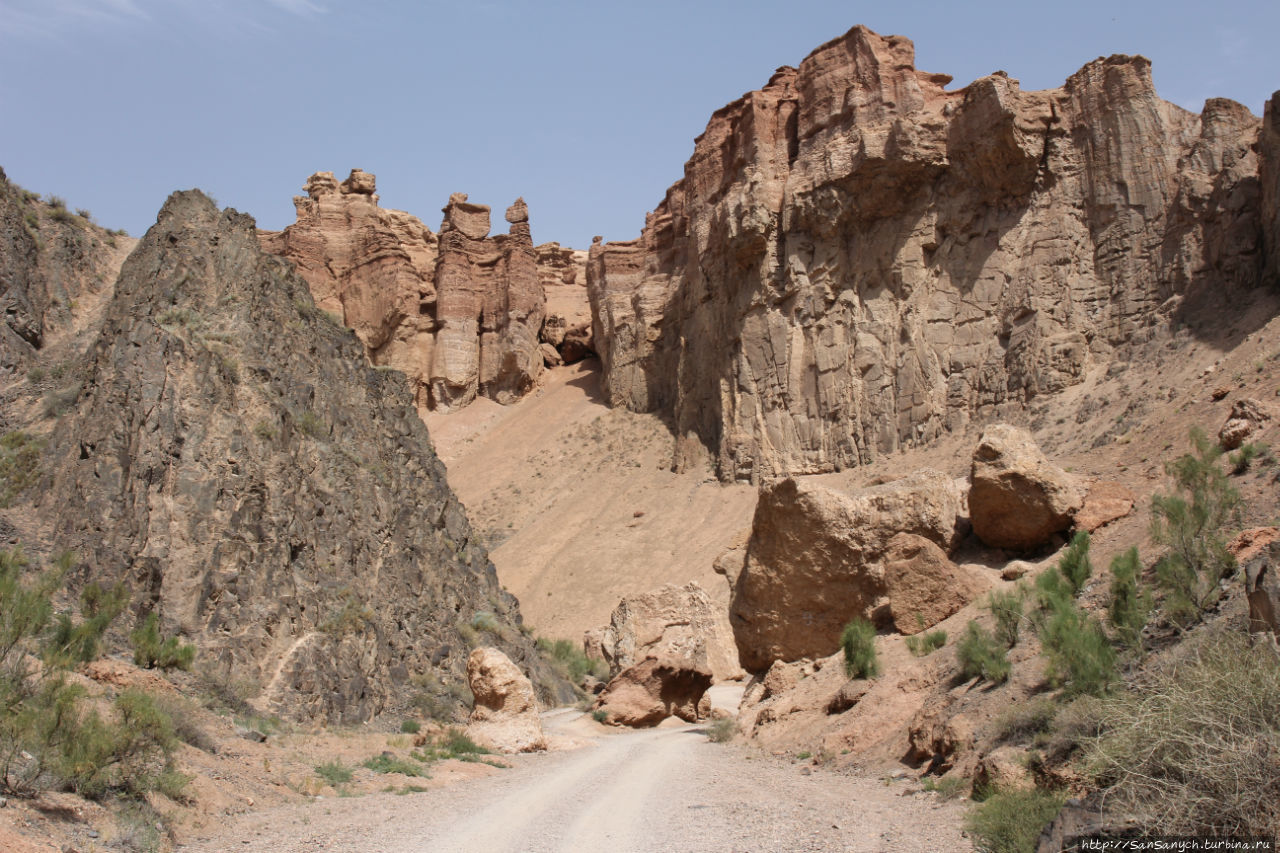 Дорога обратно Чарынский Каньон Национальный Парк, Казахстан