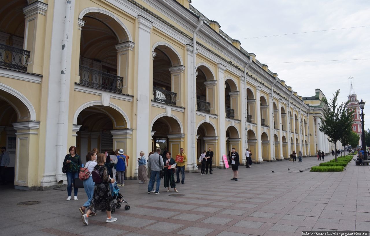 Санкт-Петербург. Прогулка по Невскому проспекту. Санкт-Петербург, Россия