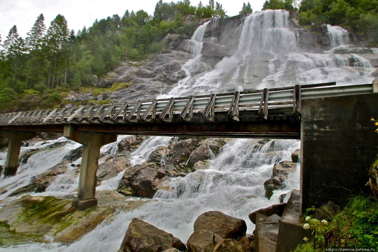 Фюресбергфоссен водопад Аенес, Норвегия