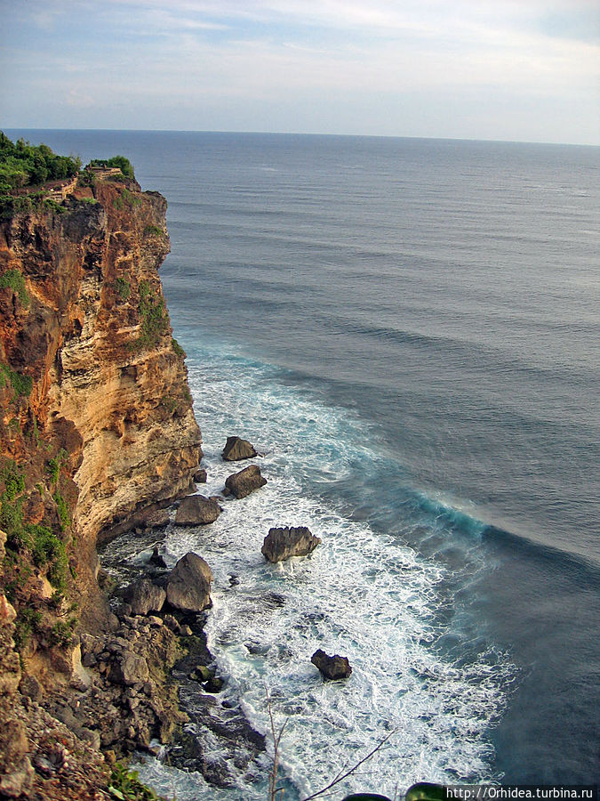 Лучший закат на Бали. Улувату — меру на скале Улувату, Индонезия
