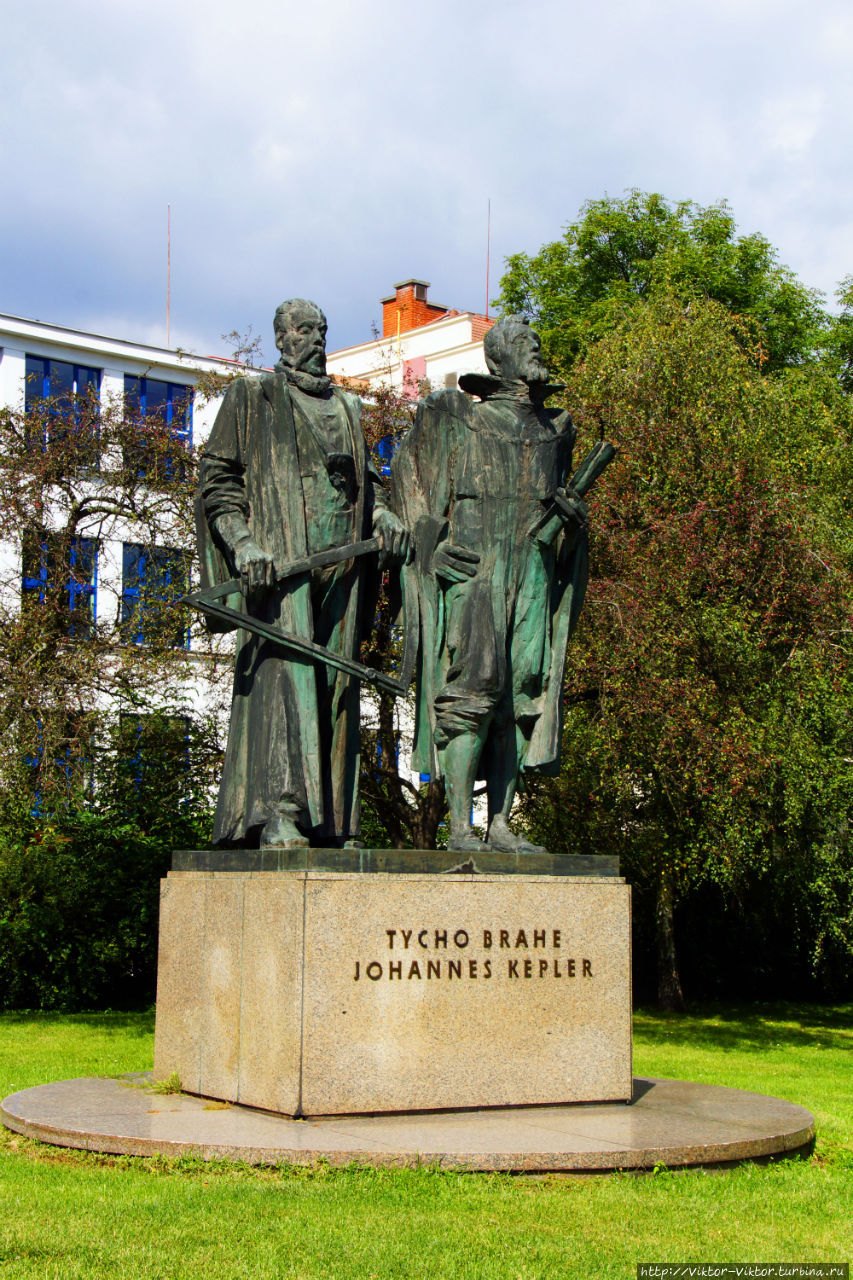 Памятник астрологам и астрономам Тихо Браге и Иоганну Кеплеру Прага, Чехия