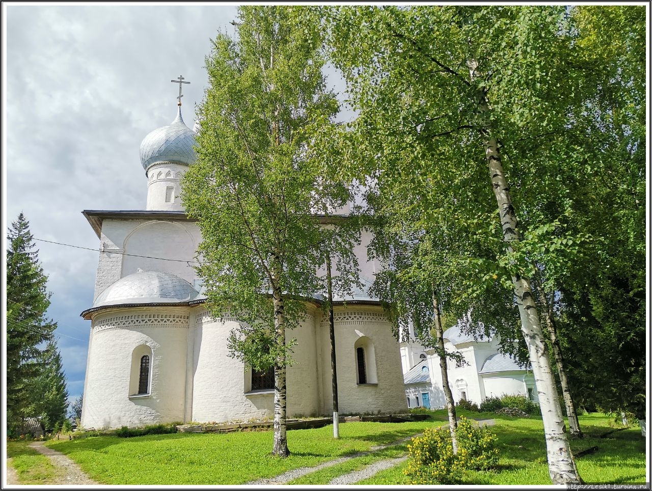 Успенский и Богоявленский храмы Белозерск, Россия