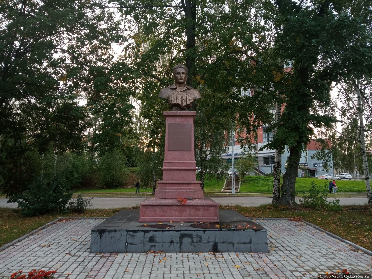 Парк победы петрозаводск. Парк лес Победы Петрозаводск. Парк Победы Петрозаводск летом. Город оружейников.