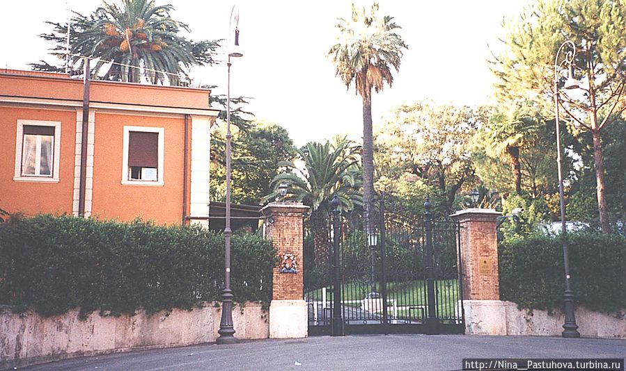 Вход на территорию виллы