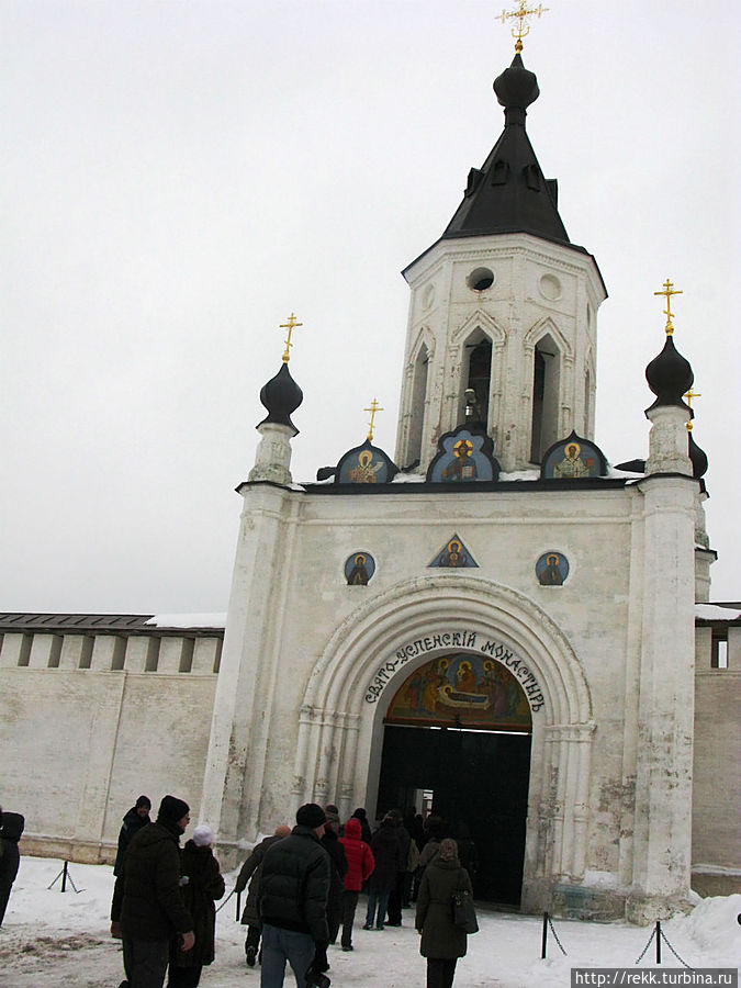 Народу очень много, что радует. Старица, Россия