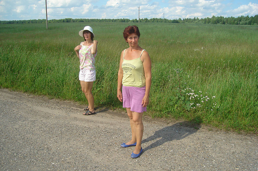 две сестры, мама и тетя Солигалич, Россия
