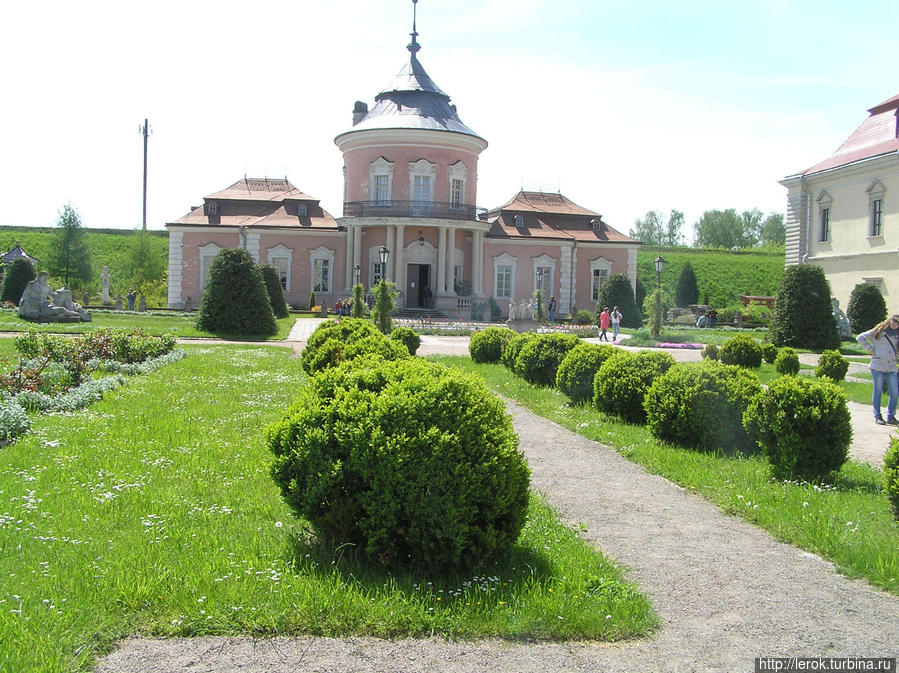 Китайский дворец. Золочев, Украина