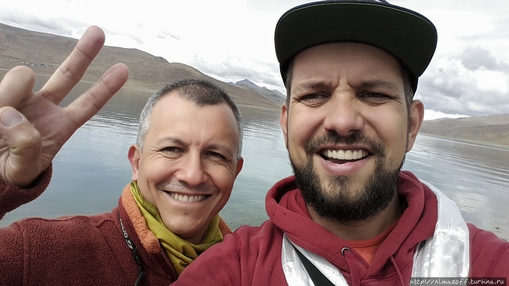 Андрей Алмазов и Виктор Наврезов в Тибете Озеро Ямдрок, Китай