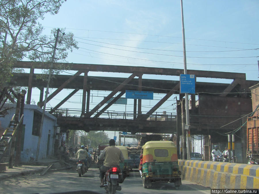Самый старый мост в Агре Индия