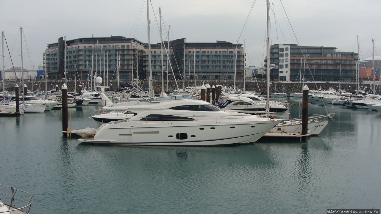 С самолёта на паром Сент-Хельер, Джерси