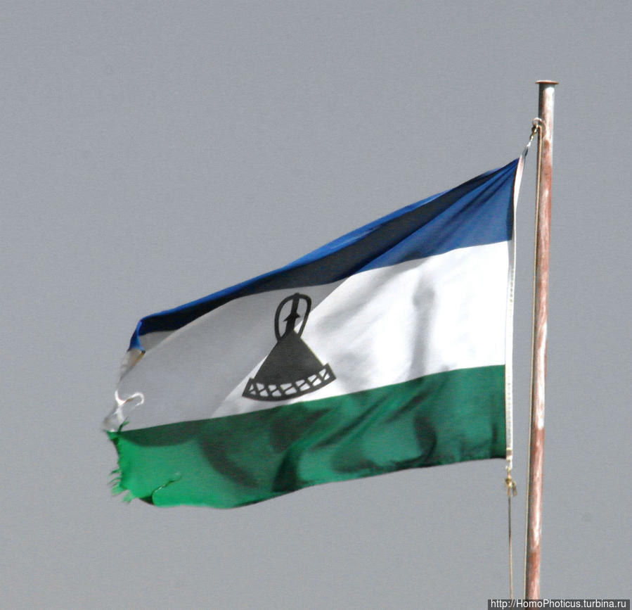 Флаг Королевства Лесото с изображением мокоротло Мотлоанг, Лесото