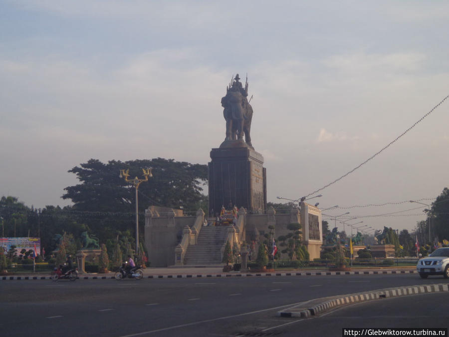 Rama I Monument Бурирам, Таиланд