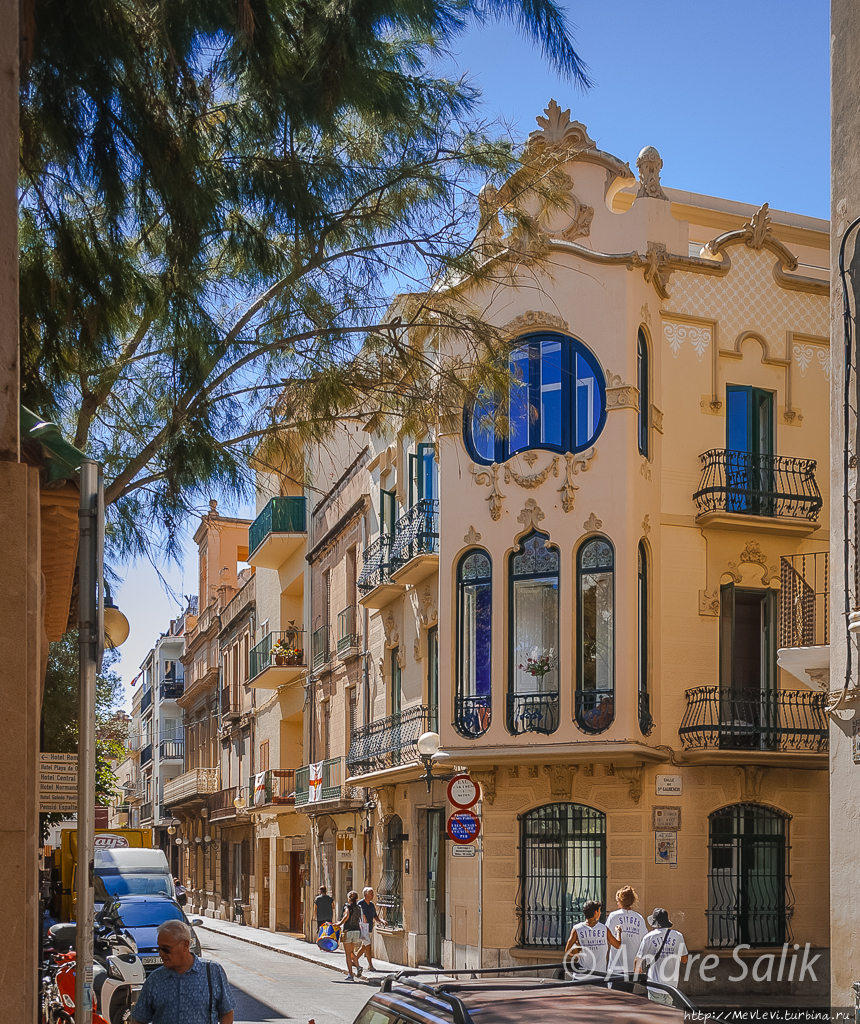 Август. Ситжес Ситжес, Испания