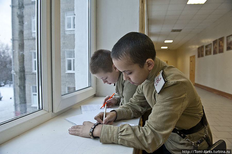 Учиться и учиться, как завещали все великие военные умы...
*