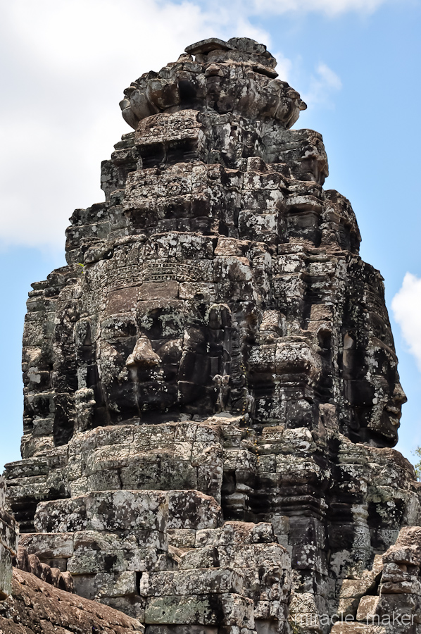 К слову сказать, вся эта красота построена без применения цемента, либо других соединительных материалов. Только тщательно подогнанные каменные блоки. Ангкор (столица государства кхмеров), Камбоджа