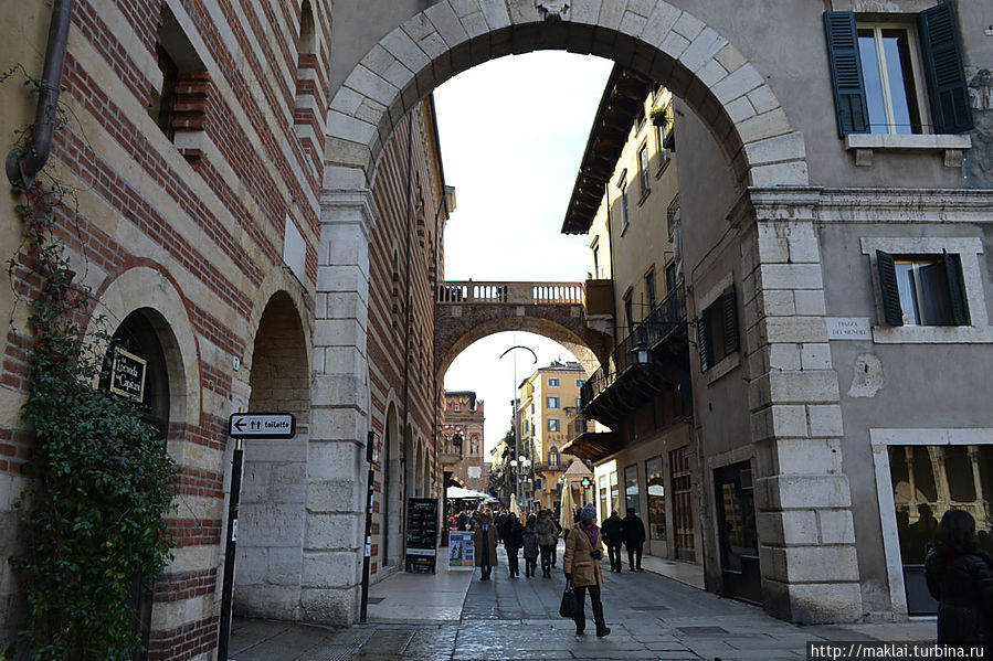 Арка-делла-Коста. Верона, Италия