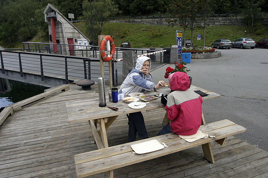 Завтрак на причале Гейрангер - Гейрангерфьорд, Норвегия