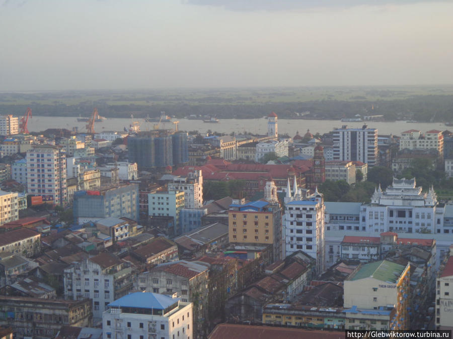 Виды вечернего Янгона с 20 этажа 