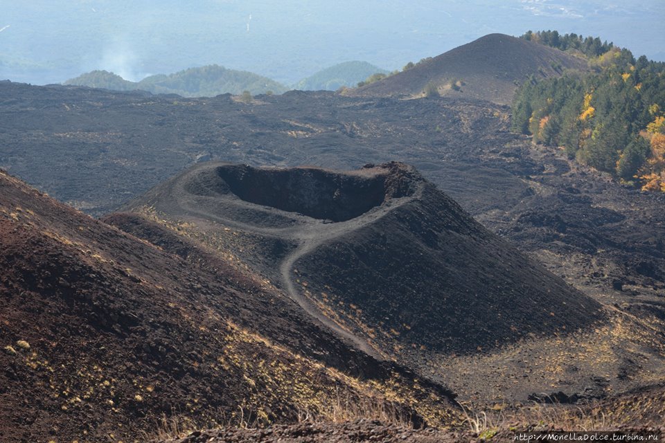 Национальный парк вулкан Etna: кратеры, гроты... Вулкан Этна Национальный Парк (3350м), Италия