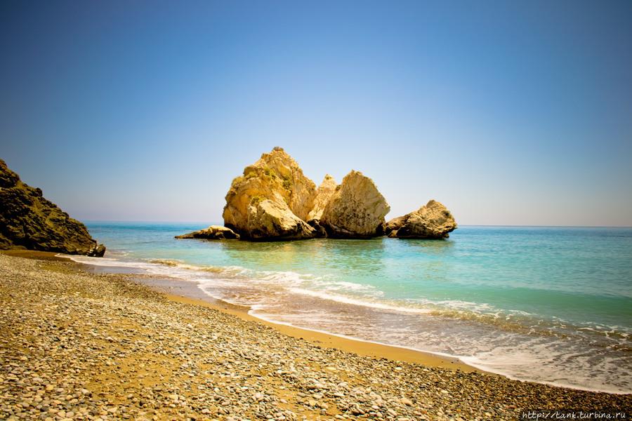 Кипр. Пляж Лара и скала Афродиты Акамас полуостров Национальный Парк, Кипр