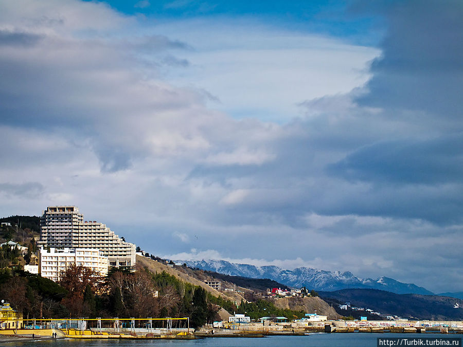 недостроенный пансионат Алушта, Россия