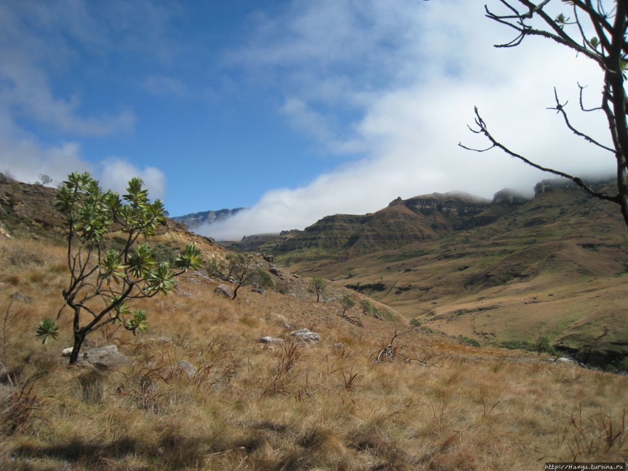 Парк uKhahlamba Drakensberg Park Малоти-Дракенсберг Национальный Парк, ЮАР