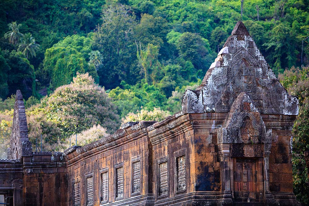 Ват-Пху руины кхмерского храмового комплекса / Wat Phou hindu temple complex