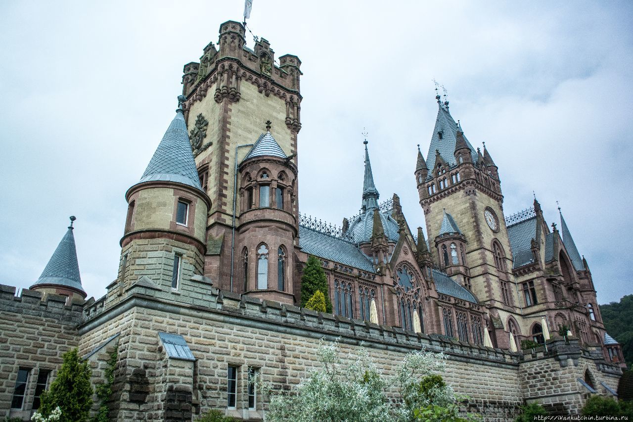 Замок смешанных стилей Кёнигсвинтер, Германия