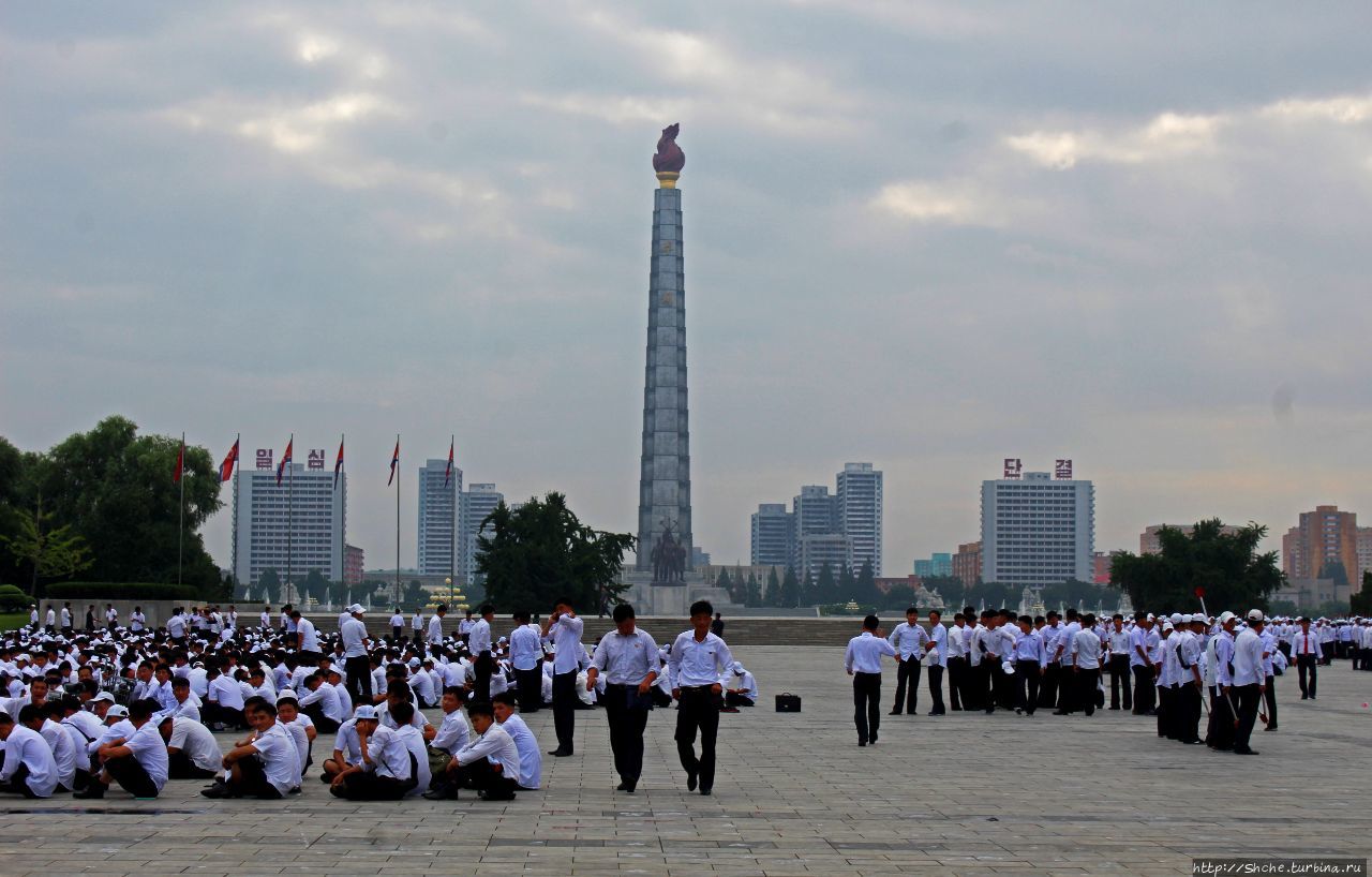 Площадь имени Ким Ир Сена и репетиция парада 9 сентября