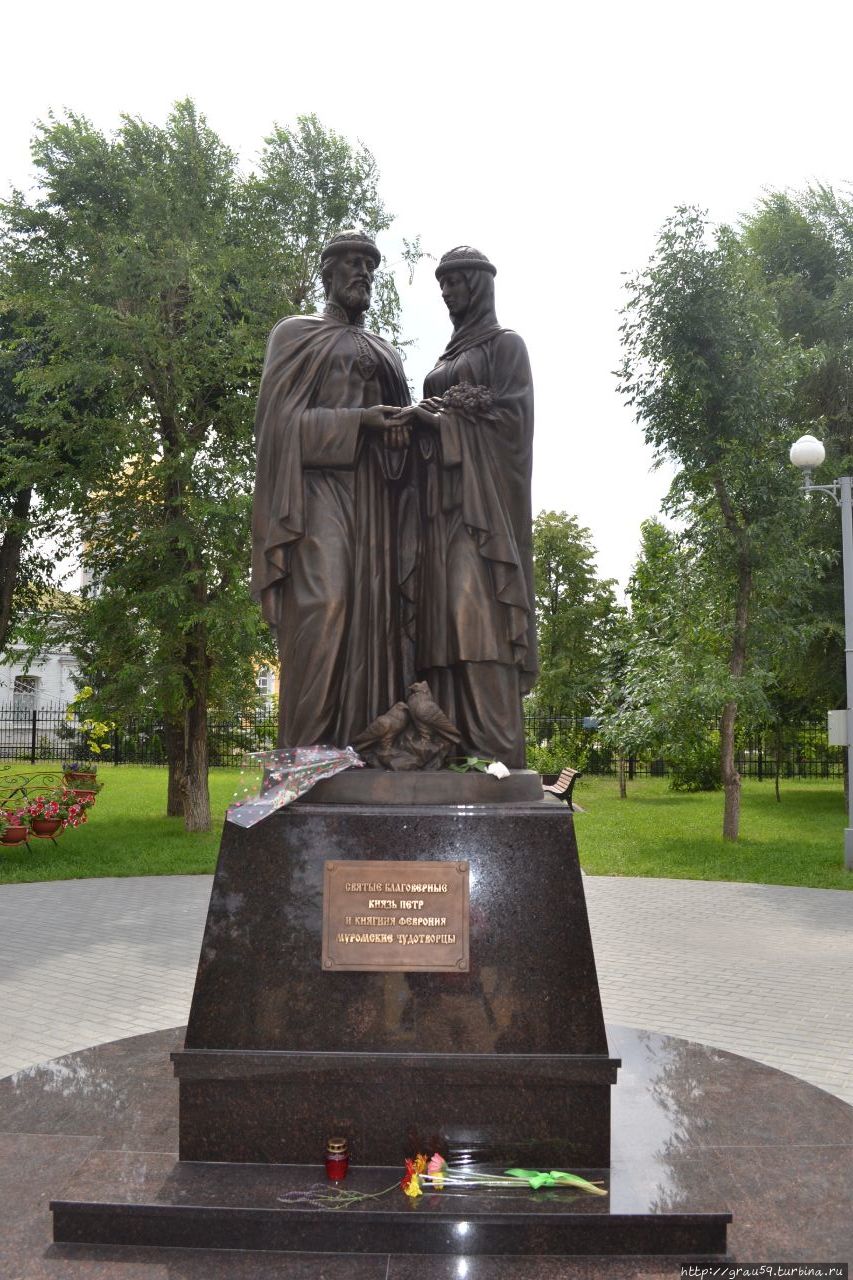 Памятник святым Петру и Февронии Муромским Энгельс, Россия