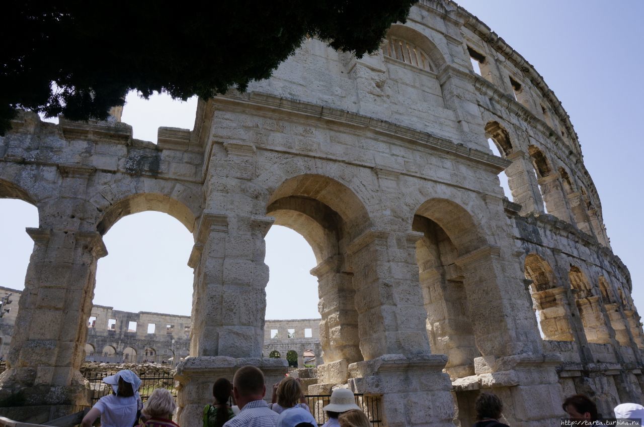 Пула 10 лет спустя Пула, Хорватия Пула 10 лет спустя Пула, Хорватия