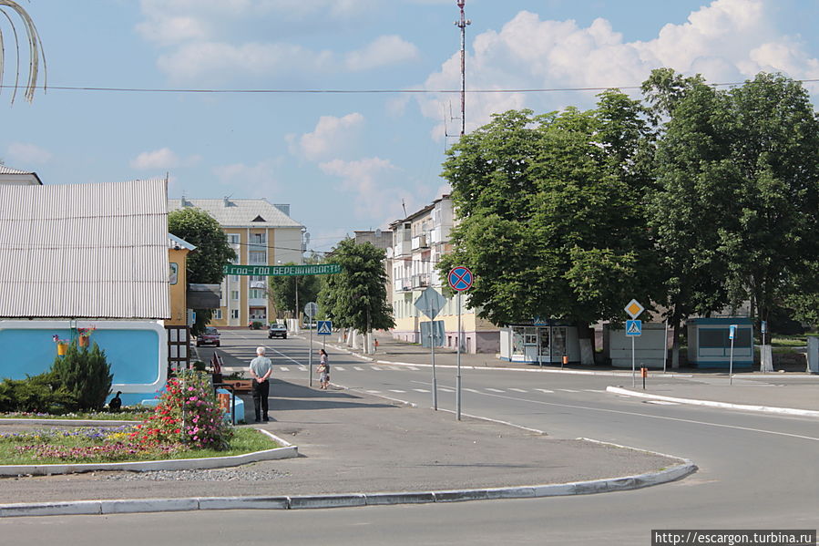 И выходим обратно к перекрестку с Ленинской улицей...