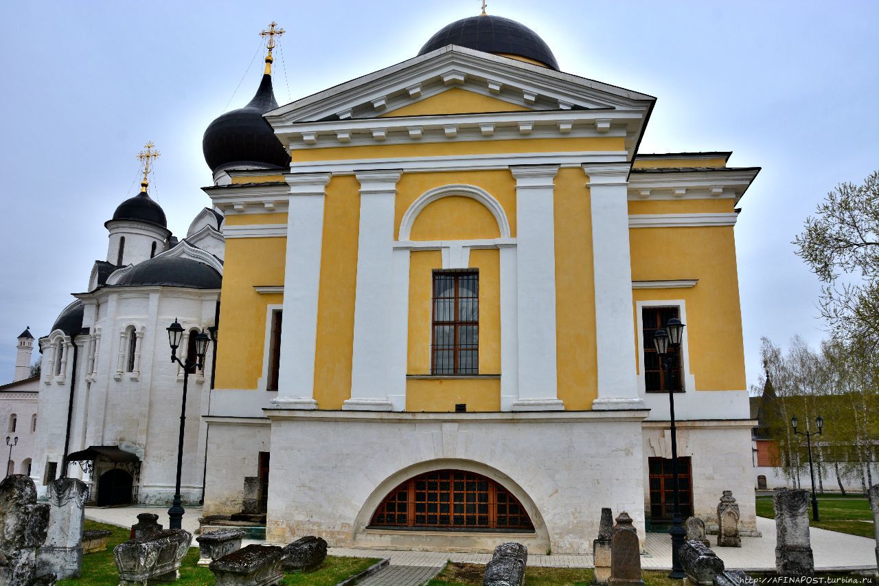 Свято-Успенский монастырь Старица, Россия