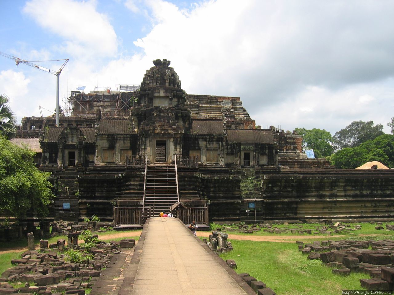Templed отзывы. Бапуон Ангкор. Бапуон Камбоджа. Храм Бапуон в Камбодже. Бапуон индуистские храмы Камбоджи.