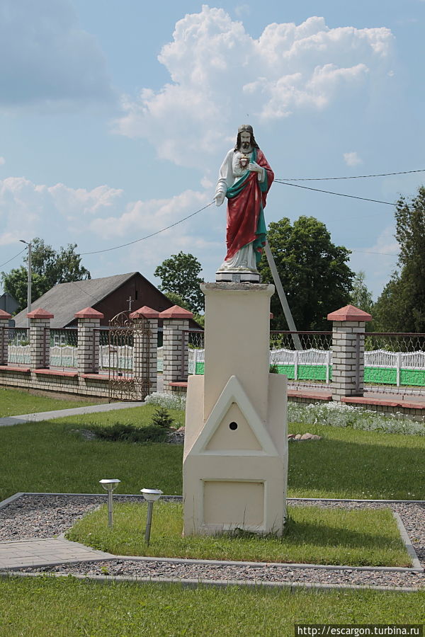 Вообще же, местечко было собственностью графа Тышкевича с 1795 года и до объединения Западной Беларуси с БССР.