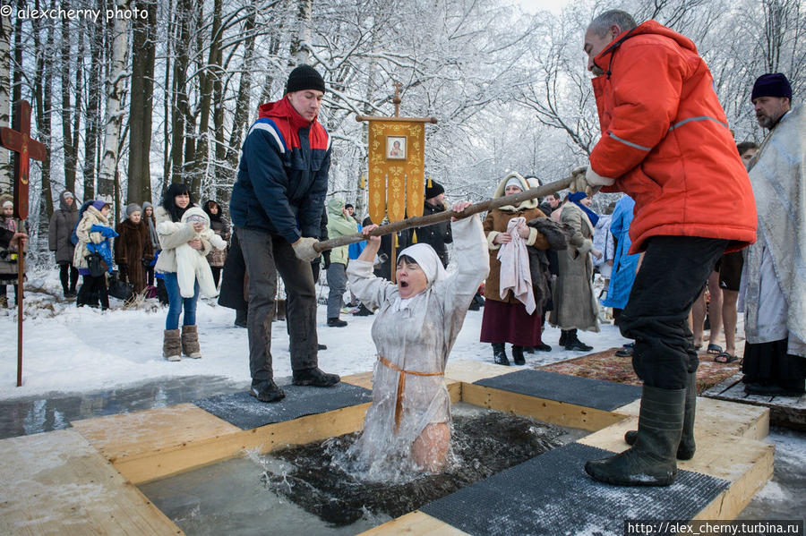 Крещенские купания в Стрельне 2014