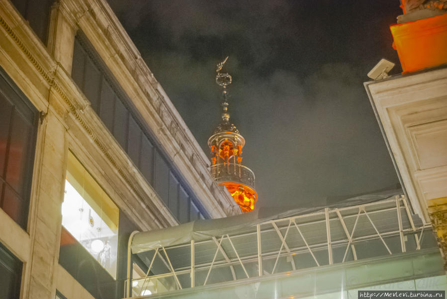 Любовался витринами Magasins Printemps à Paris Париж, Франция