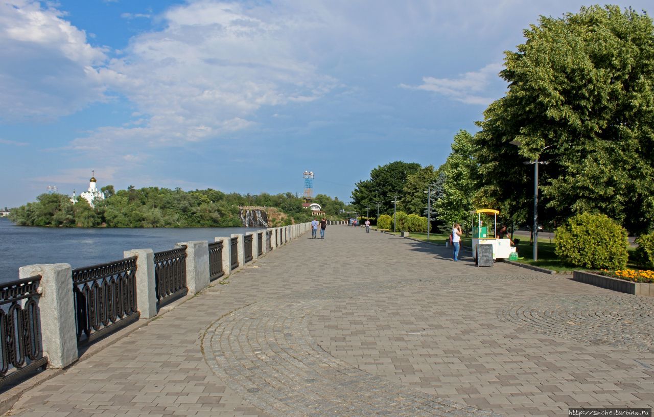 новая набережная космонавтов саратов. в каком городе самая длинная набережная. казань набережная. в каком городе самая длинная набережная. речная набережная самары.